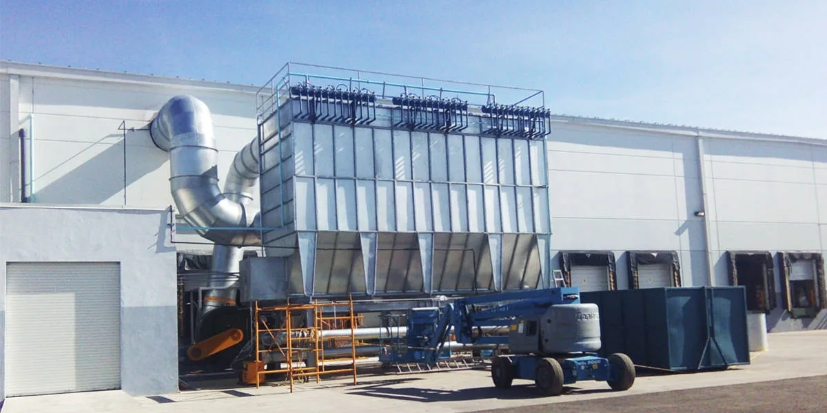 Extractor localizado de polvos finos y virutas en planta Novem plásticos