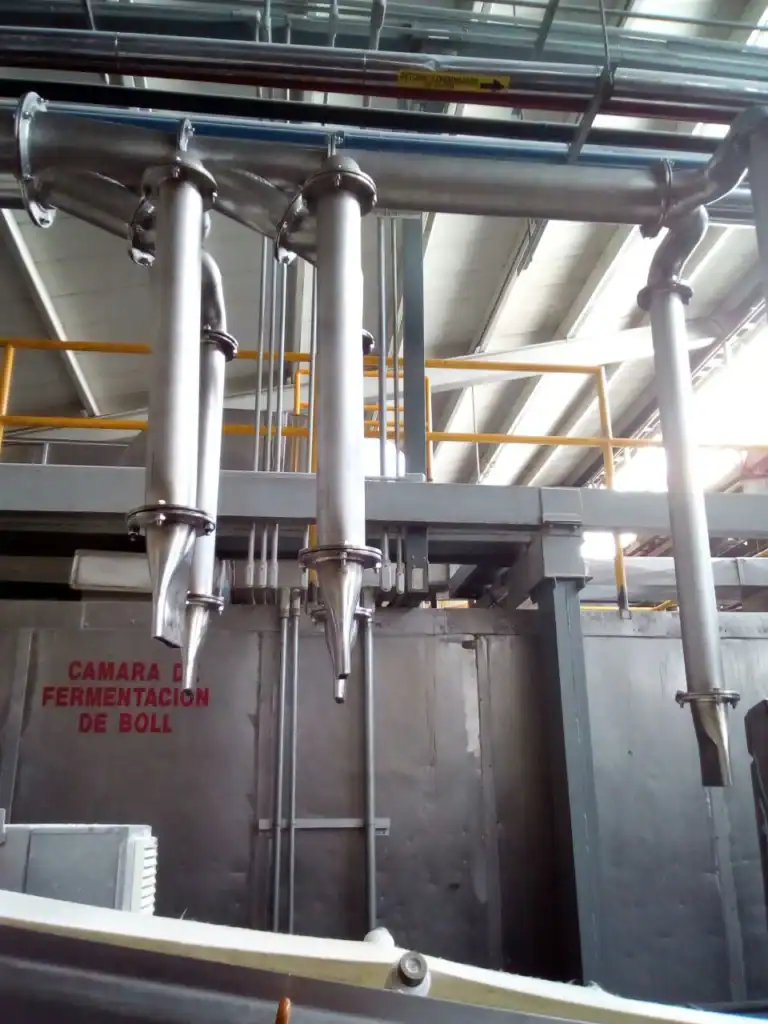 Ciclones compactos en línea para captación y separación de polvos instalados por MCAT en proceso industrial